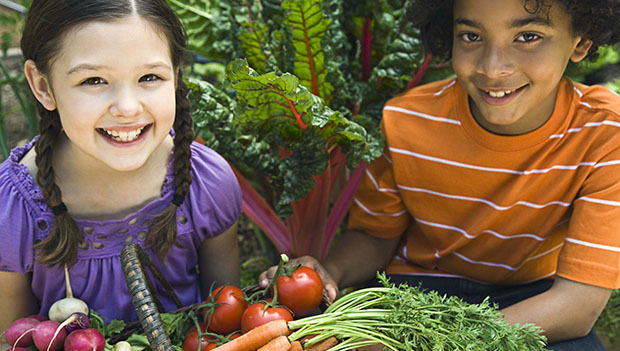 Children-with-vegetables_620x350.jpg