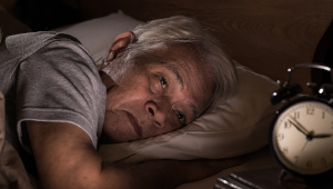 Insomnia-phone-therapy-elderly-blog_1col.jpg