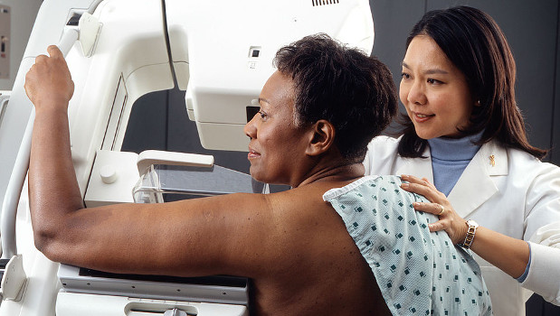 Woman_receives_mammogram_2col.jpg